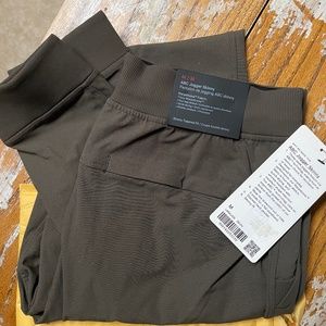 Men’s lululemon skinny / medium ABC jogger
